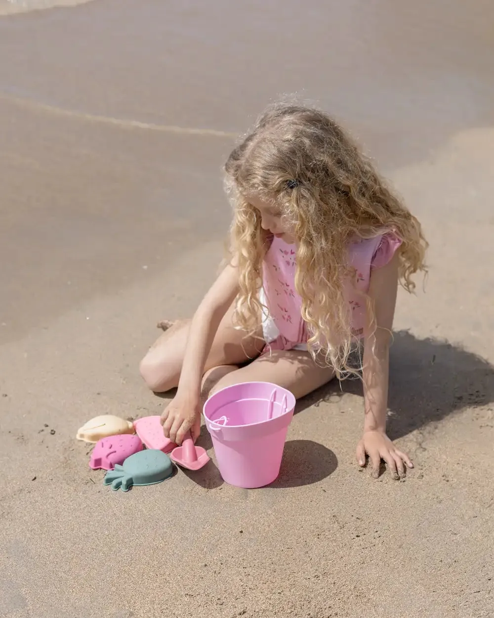 Set de juguetes de playa de silicona – DOTTIE - Image 6