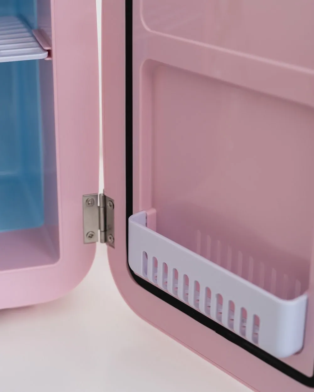 Mini Nevera Cosméticos 4L - SANSA - Image 6